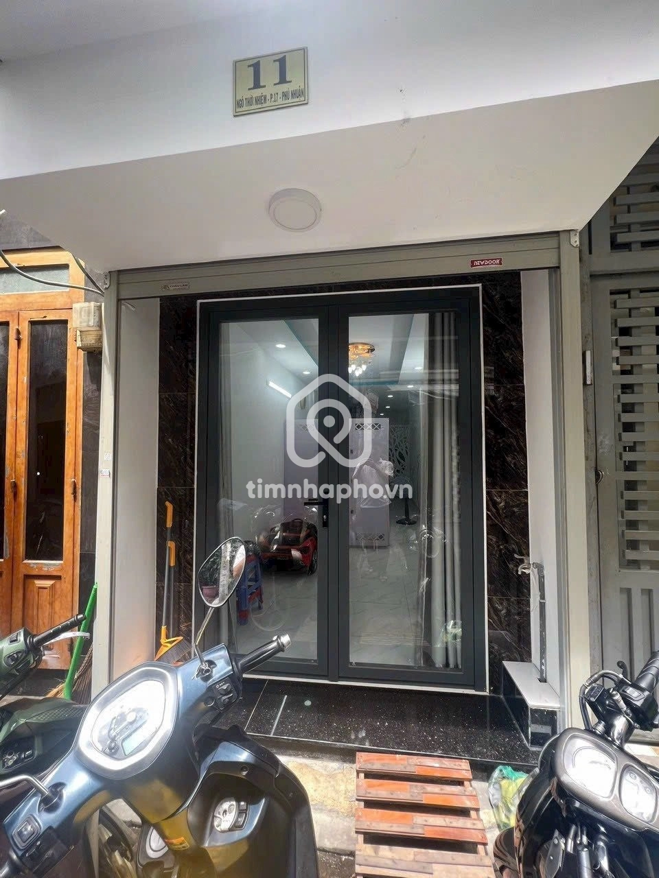 11 Đường Ngô Thời Nhiệm, Phường 17, Phú Nhuận