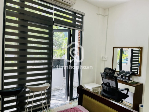 Cho thuê Nhà phố Mặt Tiền Đường Huỳnh Thúc Kháng Quận 1 