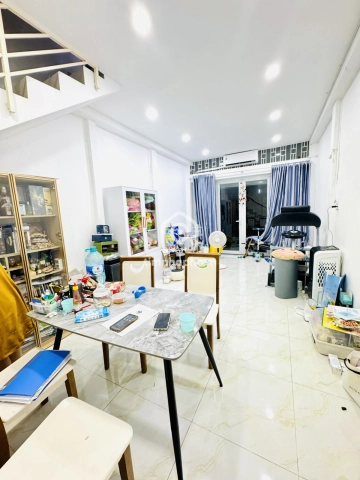Nhà phố Hẻm Đường Cách Mạng Tháng Tám Quận 10 - 2 tầng - Giá Chỉ 6,8 Tỷ