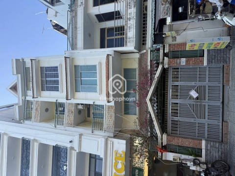 Nhà phố Mặt Tiền Đường Hòa Hưng Quận 10 - 5 tầng - Giá Chỉ 18 Tỷ