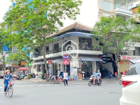 Nhà phố Mặt Tiền Đường Đồng Khởi Quận 1 - 3 tầng - Giá Chỉ 625 Triệu