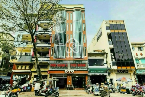 Nhà phố Mặt Tiền Đường Yersin Quận 1 - 7 tầng - Giá Chỉ 300 Triệu