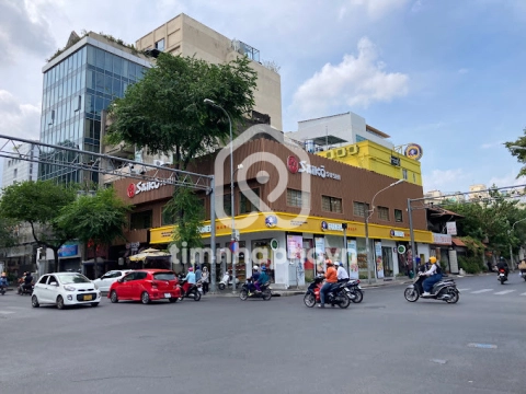 Nhà phố Mặt Tiền Đường Hai Bà Trưng Quận 1 - 3 tầng - Giá Chỉ 408 Triệu