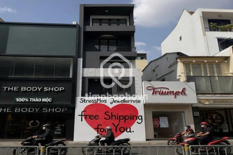 Nhà phố Mặt Tiền Đường Hai Bà Trưng Quận 1 - 4 tầng - Giá Chỉ 96 Triệu