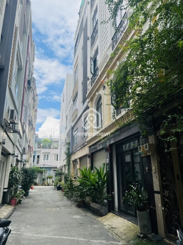Bán Nhà phố Hẻm Đường Nguyễn Xí Bình Thạnh - 4 tầng - Giá Chỉ 9,6 Tỷ