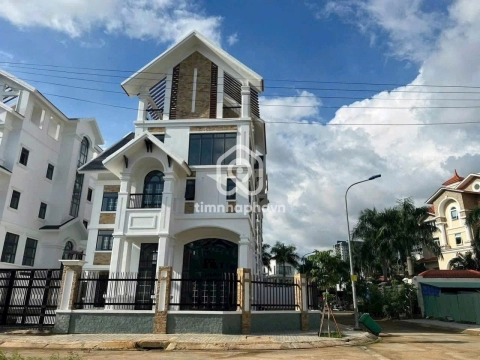 Biệt Thự Compound Đường Số 70 Thủ Đức - 1 hầm 5 tầng - Giá Chỉ 75 Tỷ