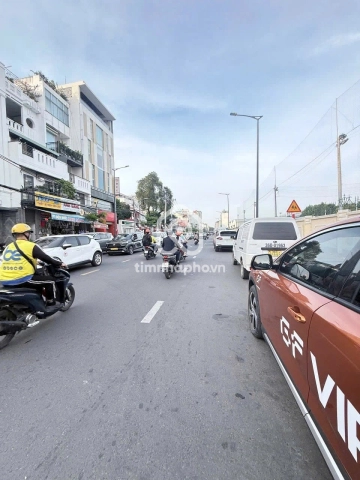 Nhà cấp 4 Mặt Tiền Đường Hoàng Hoa Thám Tân Bình - 2 tầng - Giá Chỉ 16,6 Tỷ