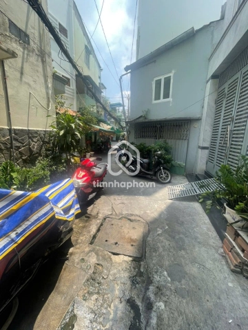 Bán Nhà phố Hẻm Đường Trần Phú Quận 5 - 2 tầng - Giá Chỉ 8 Tỷ