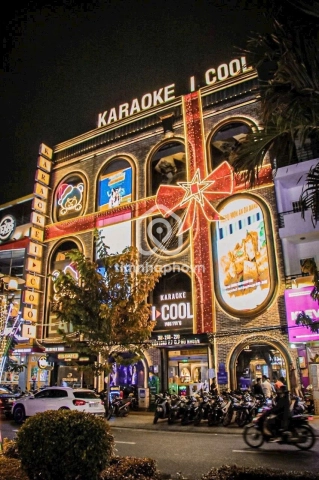 Bán Nhà phố Mặt Tiền Đường Phan Xích Long Phú Nhuận - 5 tầng - Giá Chỉ 88 Tỷ