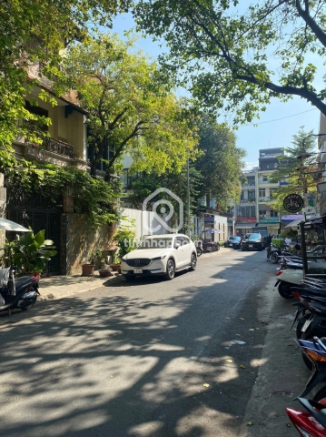 Bán Nhà phố Mặt Tiền Đường Hoa Mai Phú Nhuận - 3 tầng 