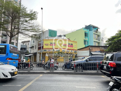 Bán Nhà phố Mặt Tiền Đường Khánh Hội Quận 4 - Giá Chỉ 32 Tỷ