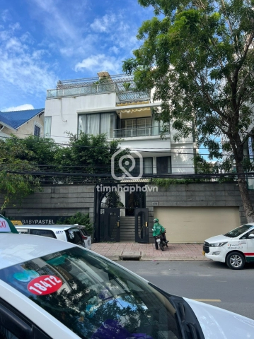 Bán Nhà phố Mặt Tiền Đường Nguyễn Văn Hưởng Thủ Đức - 1 hầm 4 tầng 