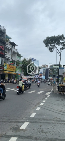Nhà phố Mặt Tiền Đường Trường Sa Quận 3 - 3 tầng - Giá Chỉ 34,9 Tỷ