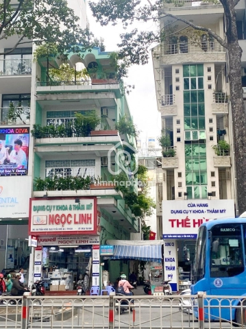 Bán Nhà phố Mặt Tiền Đường Trần Hưng Đạo Quận 1 - 5 tầng 