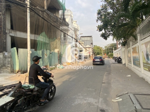 Cho thuê Nhà phố Mặt Tiền Đường Lê Văn Miến Thủ Đức 