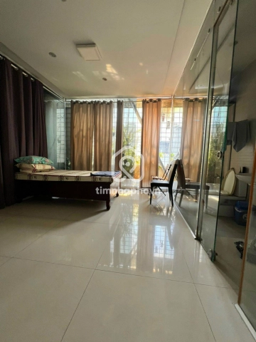 Cho thuê Nhà phố Mặt Tiền Đường Nguyễn Đình Chính Phú Nhuận - 5 tầng 