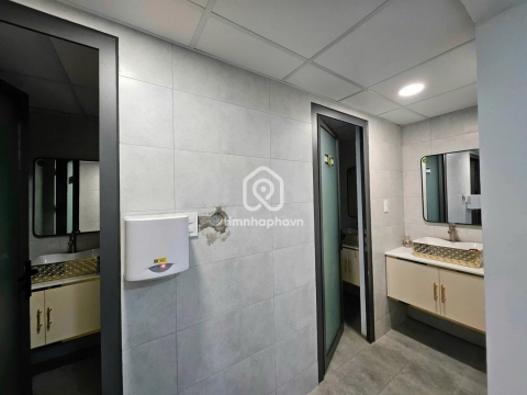 990F Đường Âu Cơ, Phường Tân Bình