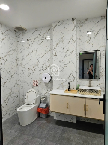 990F Đường Âu Cơ, Phường Tân Bình