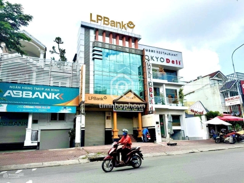 Nhà phố Mặt Tiền Đường Song Hành Thủ Đức - 1 hầm 3 tầng - Giá Chỉ 70 Tỷ