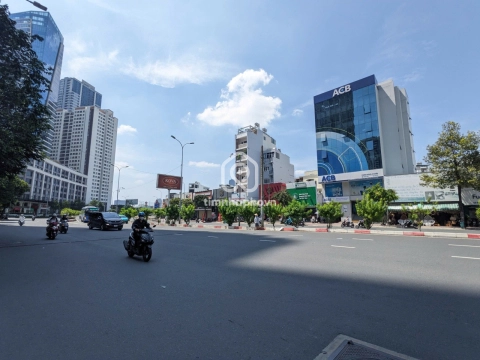 Nhà phố Mặt Tiền Đường Nguyễn Hữu Cảnh Bình Thạnh - 5 tầng - Giá Chỉ 35 Tỷ