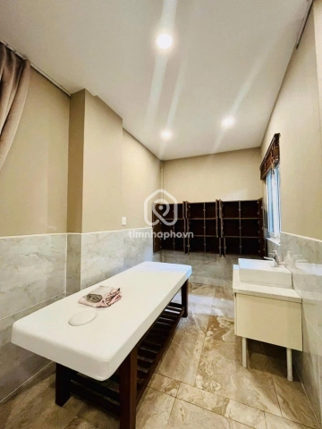 266 Đường Huỳnh Văn Bánh, Phường Phú Nhuận