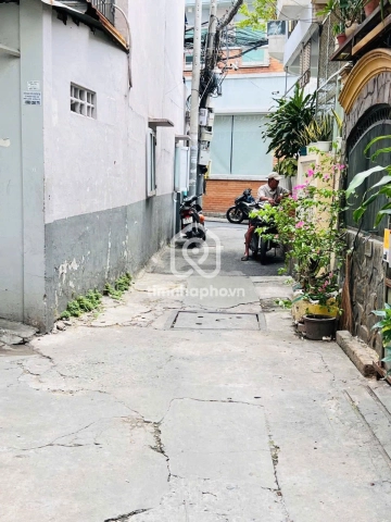 Bán Nhà phố Hẻm Đường Trần Cao Vân Phú Nhuận - 2 tầng - Giá Chỉ 2,55 Tỷ