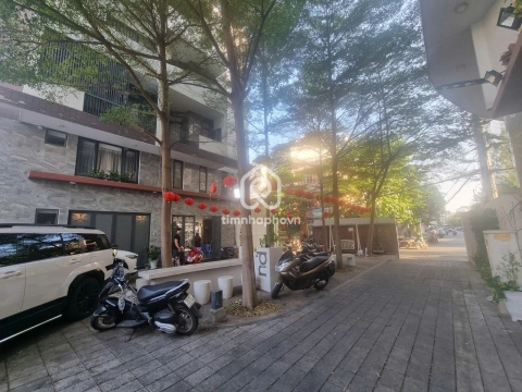 Bán Nhà phố Hẻm Đường Hậu Giang Quận 6 - 6 tầng - Giá Chỉ 13 Tỷ