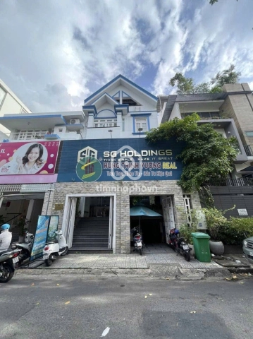 Nhà phố Mặt Tiền Đường Hoa Lan Phú Nhuận - 1 hầm 3 tầng - Giá Chỉ 60 Tỷ