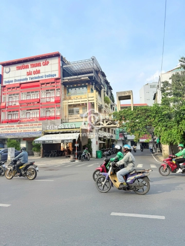 Nhà phố Mặt Tiền Đường Nguyễn Thái Sơn Gò Vấp - 5 tầng - Giá Chỉ 33,5 Tỷ