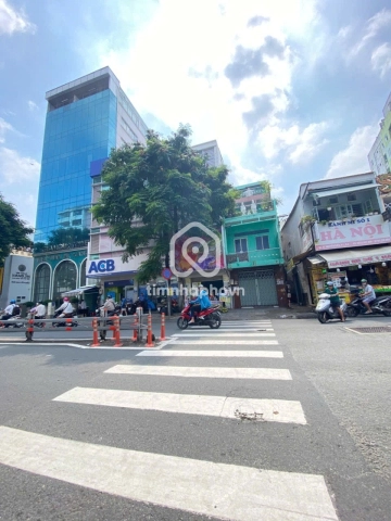 Nhà phố Mặt Tiền Đường Nguyễn Biểu Quận 5 - 4 tầng - Giá Chỉ 25,8 Tỷ