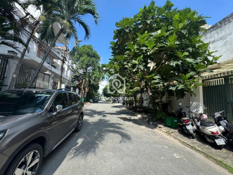 Bán Nhà phố Hẻm Đường Nguyễn Văn Hưởng Thủ Đức - 1 tầng - Giá Chỉ 72 Tỷ