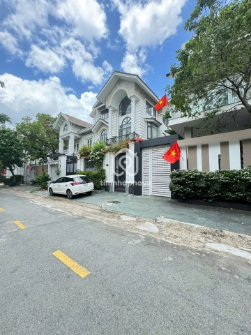 Biệt Thự Đường Nội Bộ Đường Số 18 Thủ Đức - 1 hầm 2 tầng - Giá Chỉ 72 Tỷ