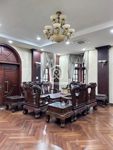 Bán Biệt Thự Mặt Tiền Đường 1 Bình Chánh - 1 hầm 4 tầng - Giá Chỉ 47 Tỷ