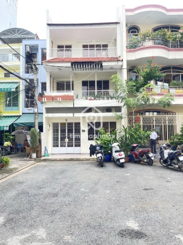 Nhà phố Hẻm Đường Thành Thái Quận 10 - 3 tầng - Giá Chỉ 30 Tỷ