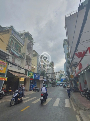 Nhà phố Mặt Tiền Đường Hồ Bá Kiện Quận 10 - 2 tầng - Giá Chỉ 14 Tỷ