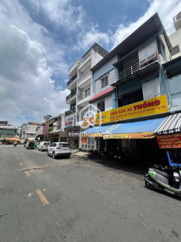 Nhà phố Mặt Tiền Đường Đào Tấn Quận 5 - 2 tầng - Giá Chỉ 11,8 Tỷ