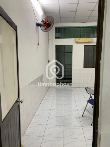 Nhà phố Mặt Tiền Đường Lạc Long Quân Quận 11 - 1 tầng - Giá Chỉ 18 Triệu