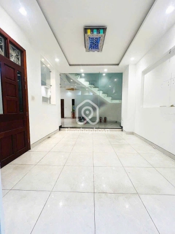 Cho thuê Nhà phố Mặt Tiền Đường Nguyễn Thị Minh Khai Quận 1 - 3 tầng - Giá Chỉ 35 Triệu