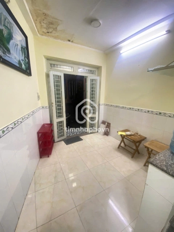 Cho thuê Nhà phố Mặt Tiền Đường Nguyễn Văn Nguyễn Quận 1 - 2 tầng - Giá Chỉ 10 Triệu