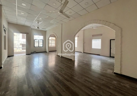 Biệt Thự Hẻm Đường Nguyễn Trãi Quận 1 - 2 tầng - Giá Chỉ 90 Triệu