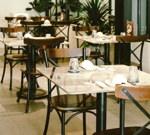 Nhà phố Mặt Tiền Đường Võ Văn Kiệt Quận 1 - 3 tầng - Giá Chỉ 8 Nghìn USD