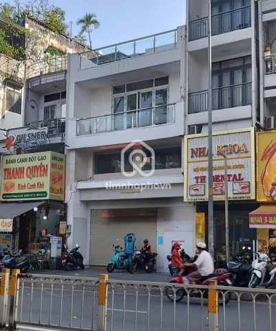 Nhà phố Mặt Tiền Đường Nguyễn Tri Phương Quận 10 - 2 tầng - Giá Chỉ 140 Triệu