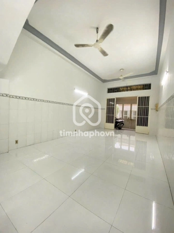 Nhà phố Mặt Tiền Đường Lạc Long Quân Quận 11 - 2 tầng - Giá Chỉ 22 Triệu