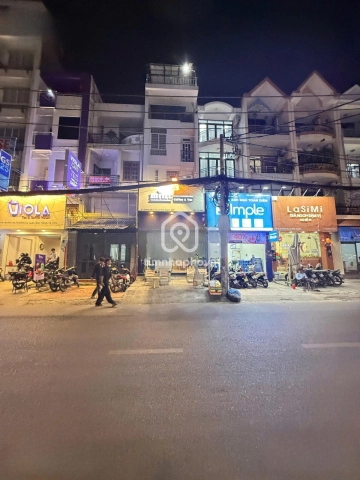 Nhà phố Mặt Tiền Đường D5 Bình Thạnh - Giá Chỉ 20 Triệu