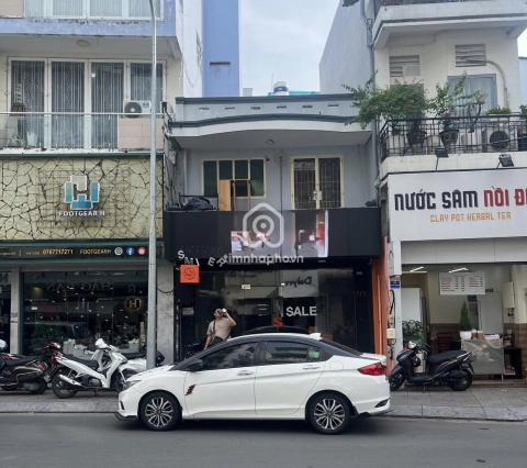 Nhà phố Mặt Tiền Đường Huỳnh Văn Bánh Phú Nhuận - 1 tầng - Giá Chỉ 36 Triệu