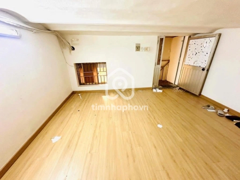 Nhà phố Mặt Tiền Đường Trần Hưng Đạo Quận 5 - 2 tầng - Giá Chỉ 35 Triệu