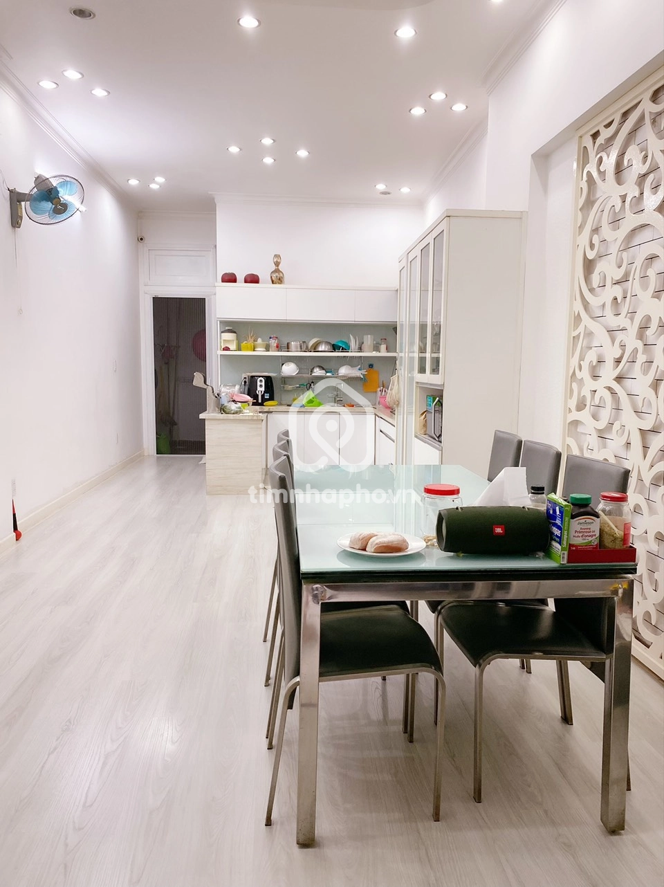 176/2 Đường Lý Tự Trọng, Phường Bến Thành, Quận 1