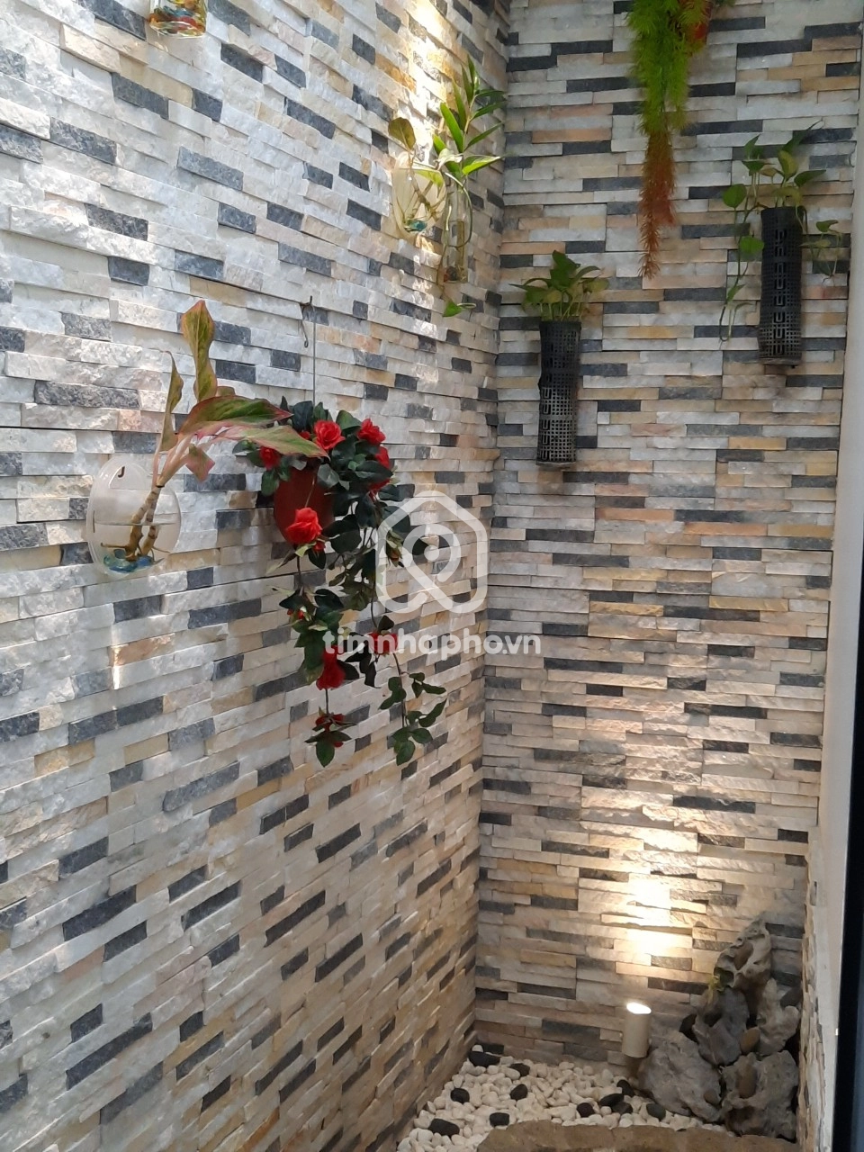 27 Đường Nguyễn Văn Nguyễn, Phường Tân Định, Quận 1