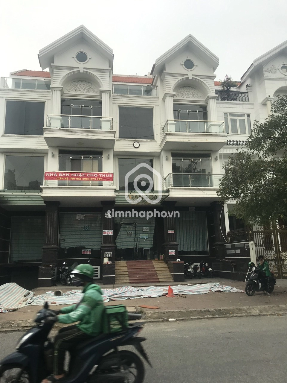 28-30 Đường D1, Phường Tân Hưng, Quận 7