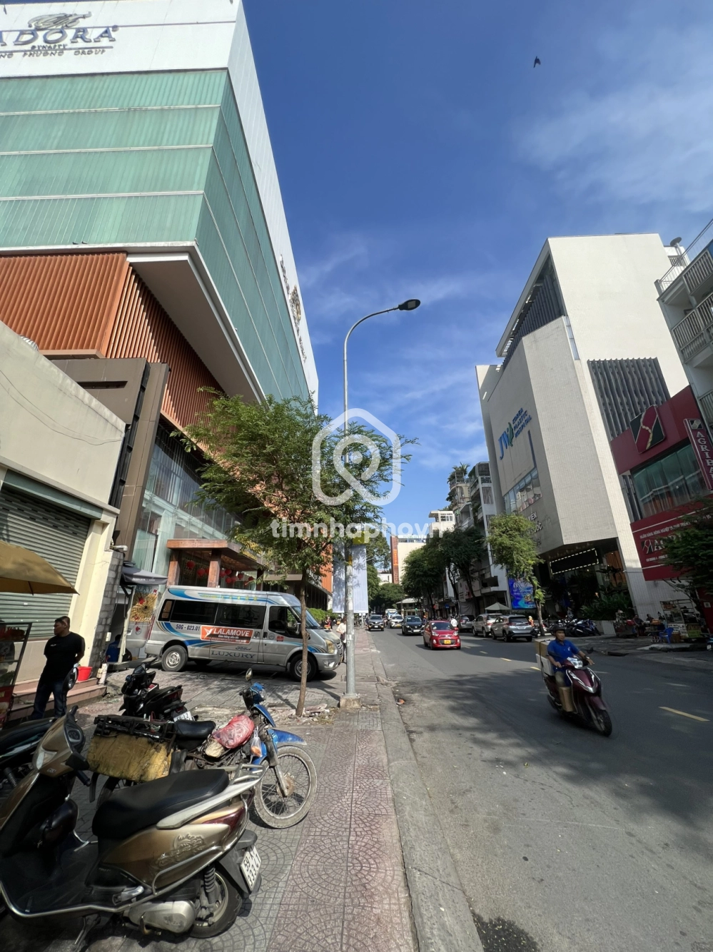 32 Đường Tôn Thất Tùng, Phường Bến Thành, Quận 1